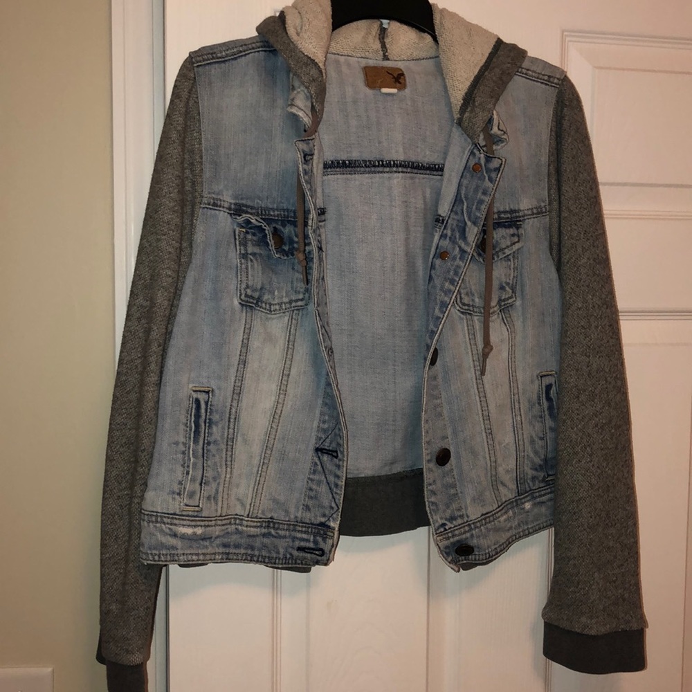 Like new American Eagle Jean Jacket!